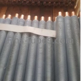 Extrudeerbare vinnenbuis met koperbuis/buisondersteuningsdoos